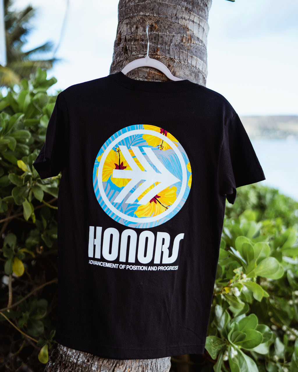 THREE POINT TEE - FLORAL/BLACK