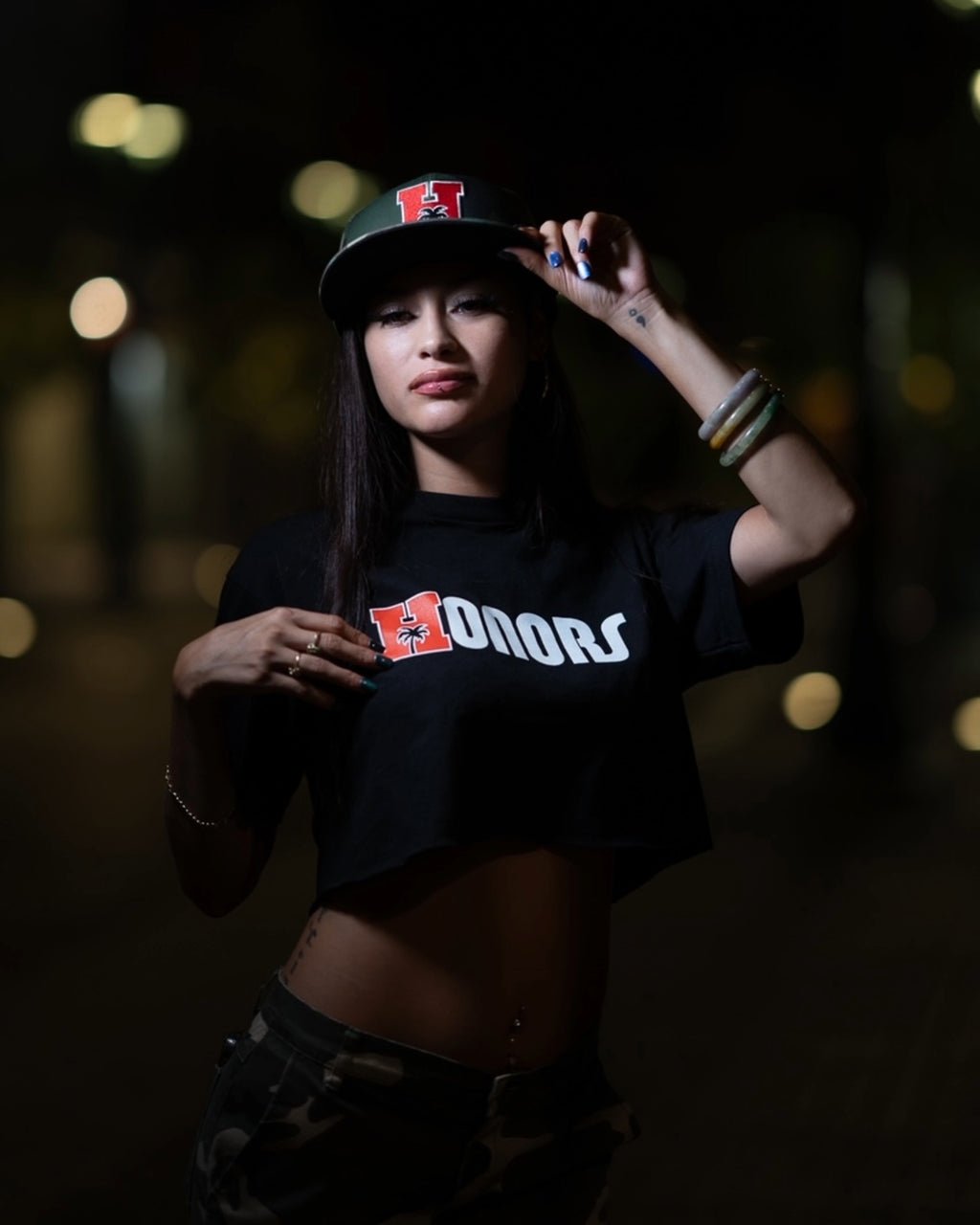 HOME TEAM LOGO TEE - BLACK/RED
