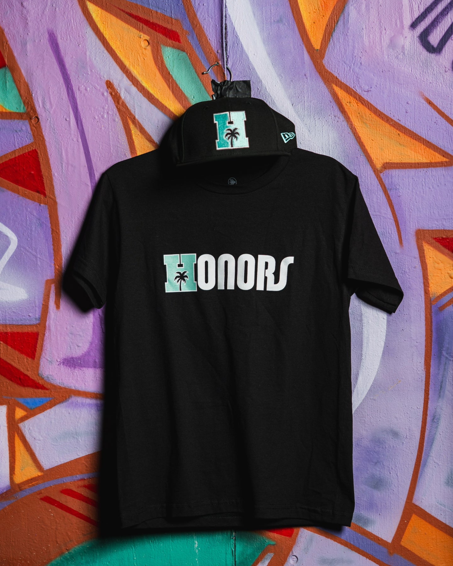 HOME TEAM LOGO TEE - BLACK/TEAL
