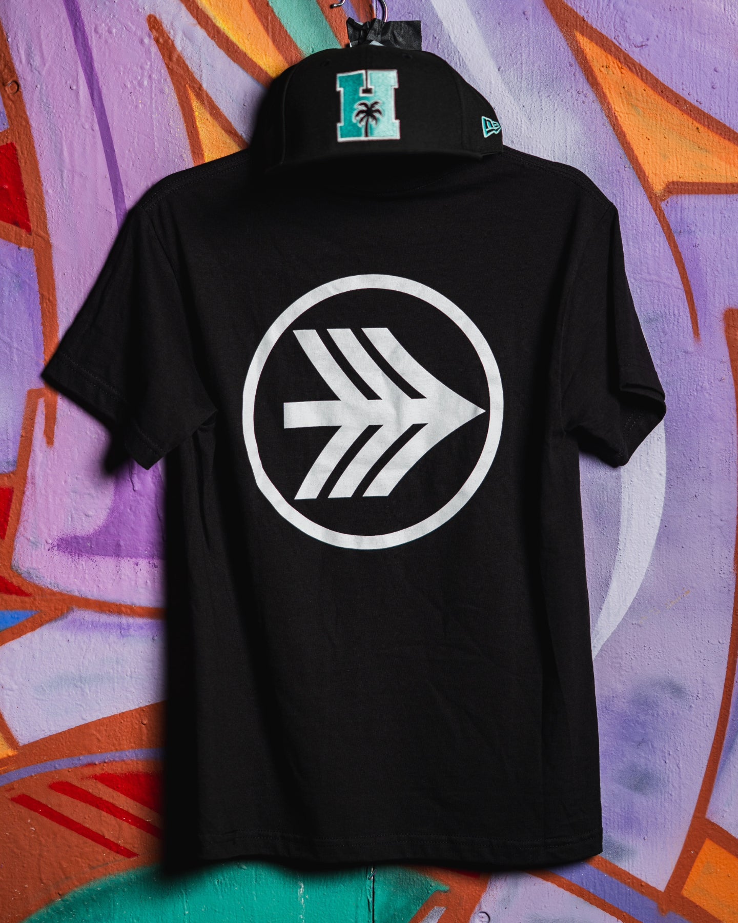HOME TEAM LOGO TEE - BLACK/TEAL