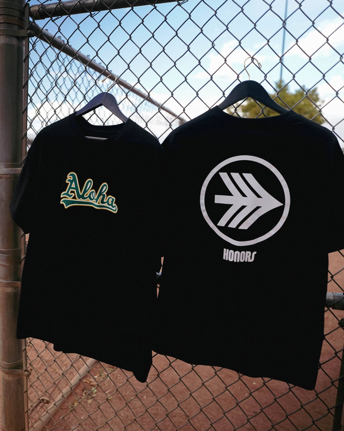 ALOHA A'S TEE - BLACK