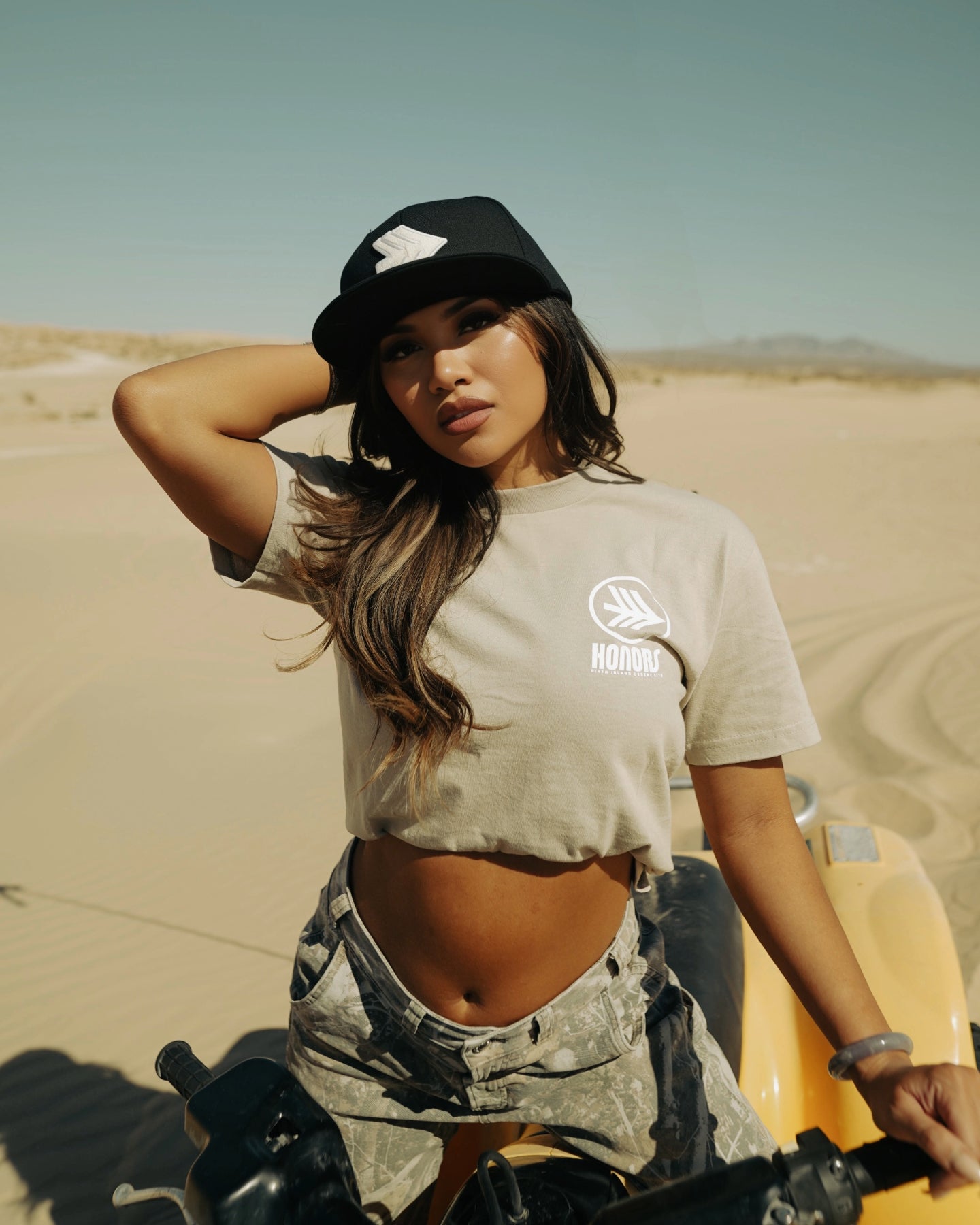 DESERT LIFE TEE - TAN