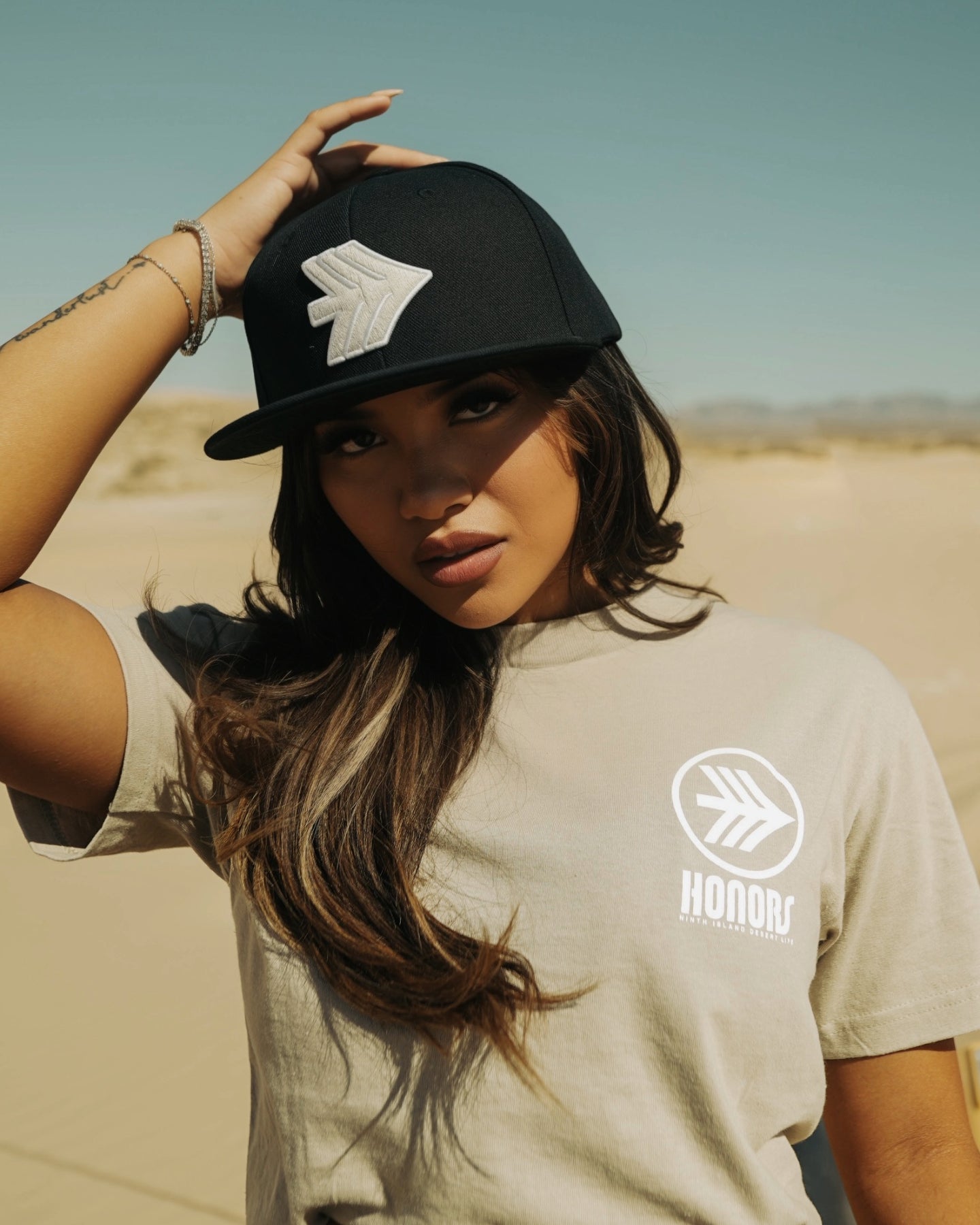 THREE POINT SNAPBACK - BLACK/TAN