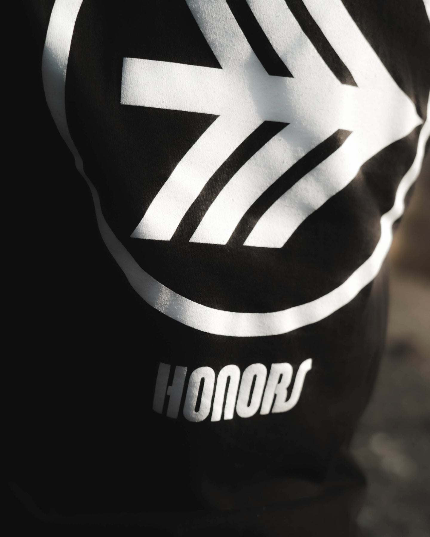 ALOHA A'S TEE - BLACK & TAN