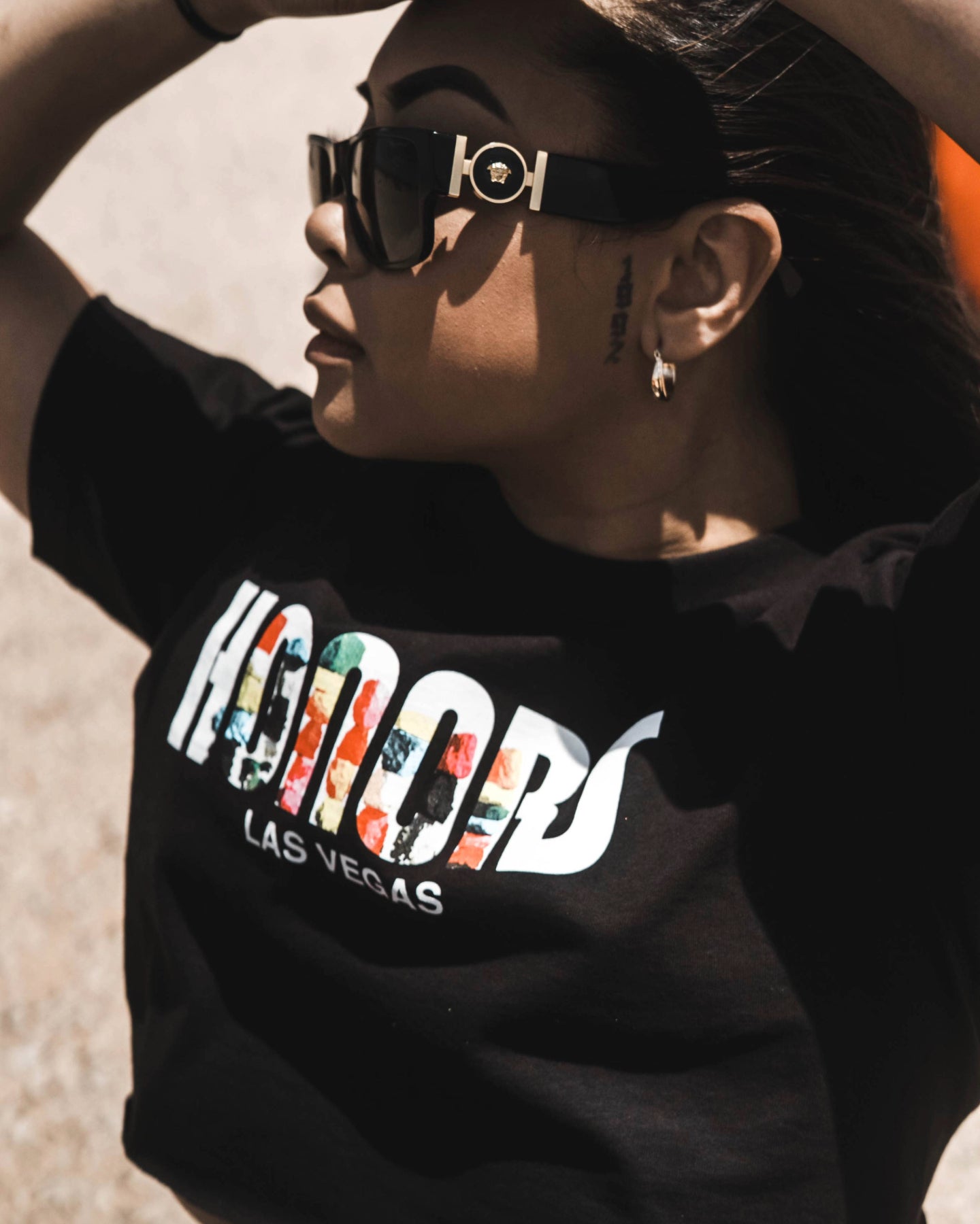 HONORS MAGIC MOUNTAINS BLACK TEE
