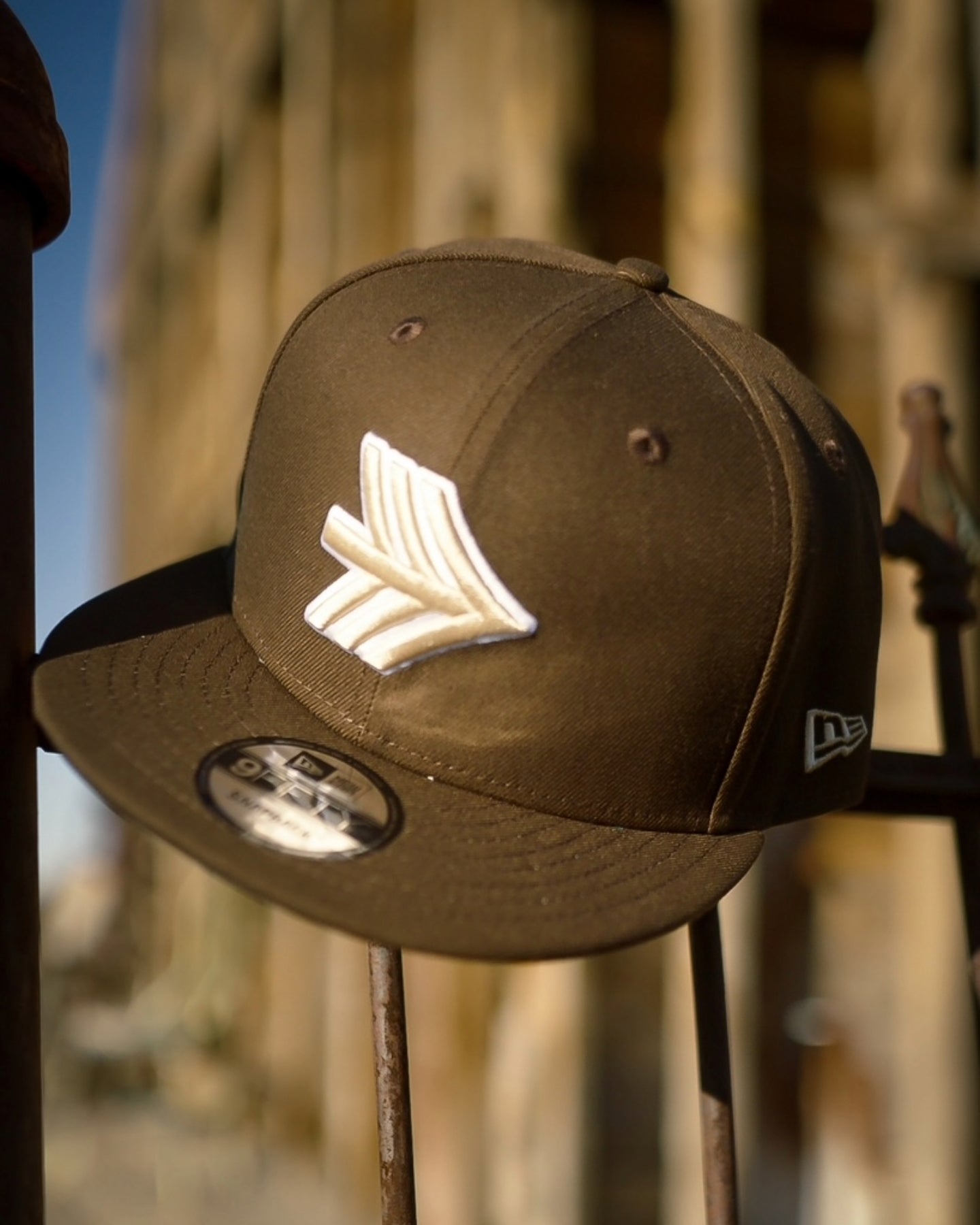 HONORS X NEW ERA 3 POINT SNAPBACK - BROWN & TAN