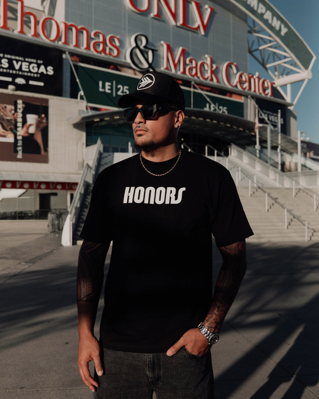 HONORS STANDARD BLACK TEE