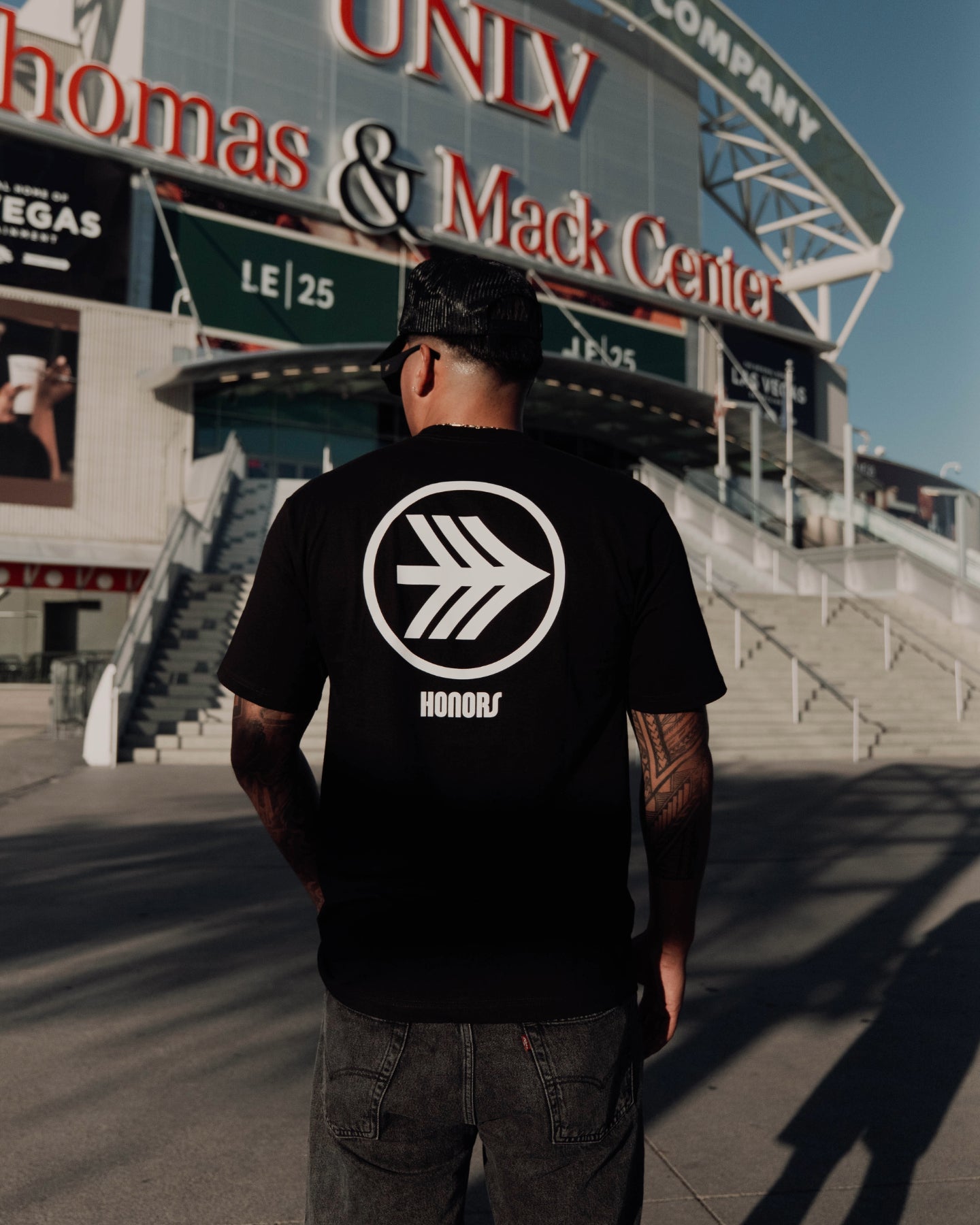 HONORS STANDARD BLACK TEE