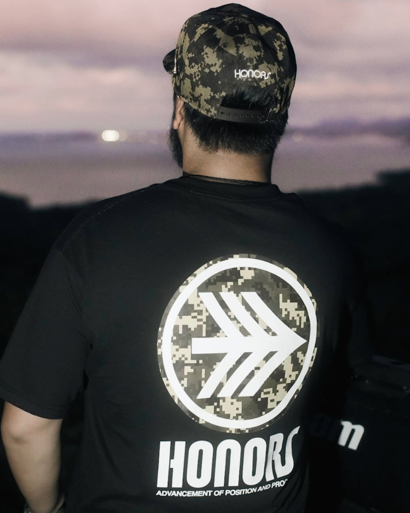 HONORS DIGICAMO LOGO TEE