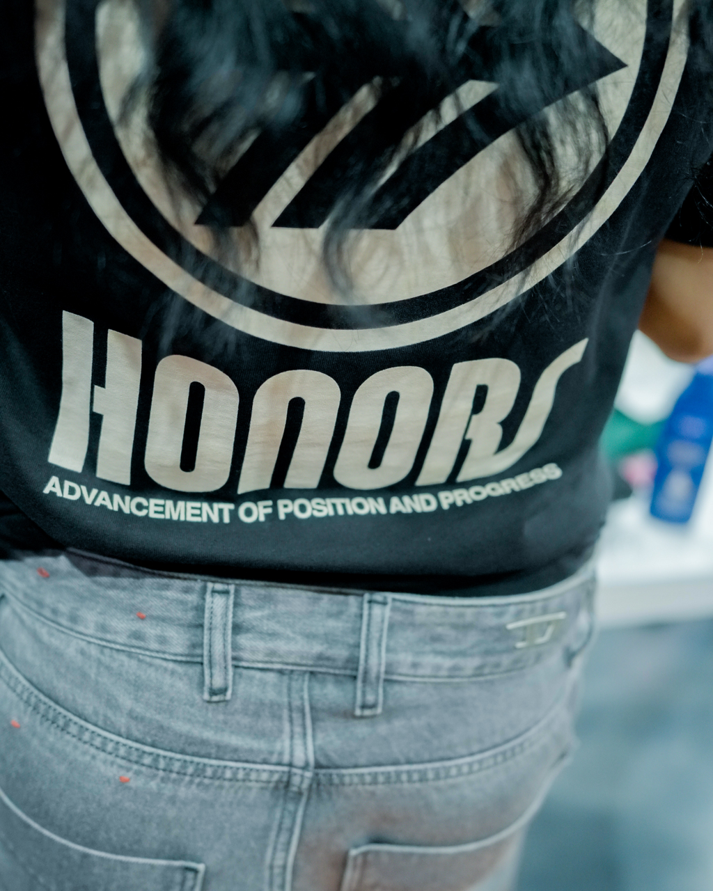 PROGRESSION LOGO TEE SANDSTONE & BLACK