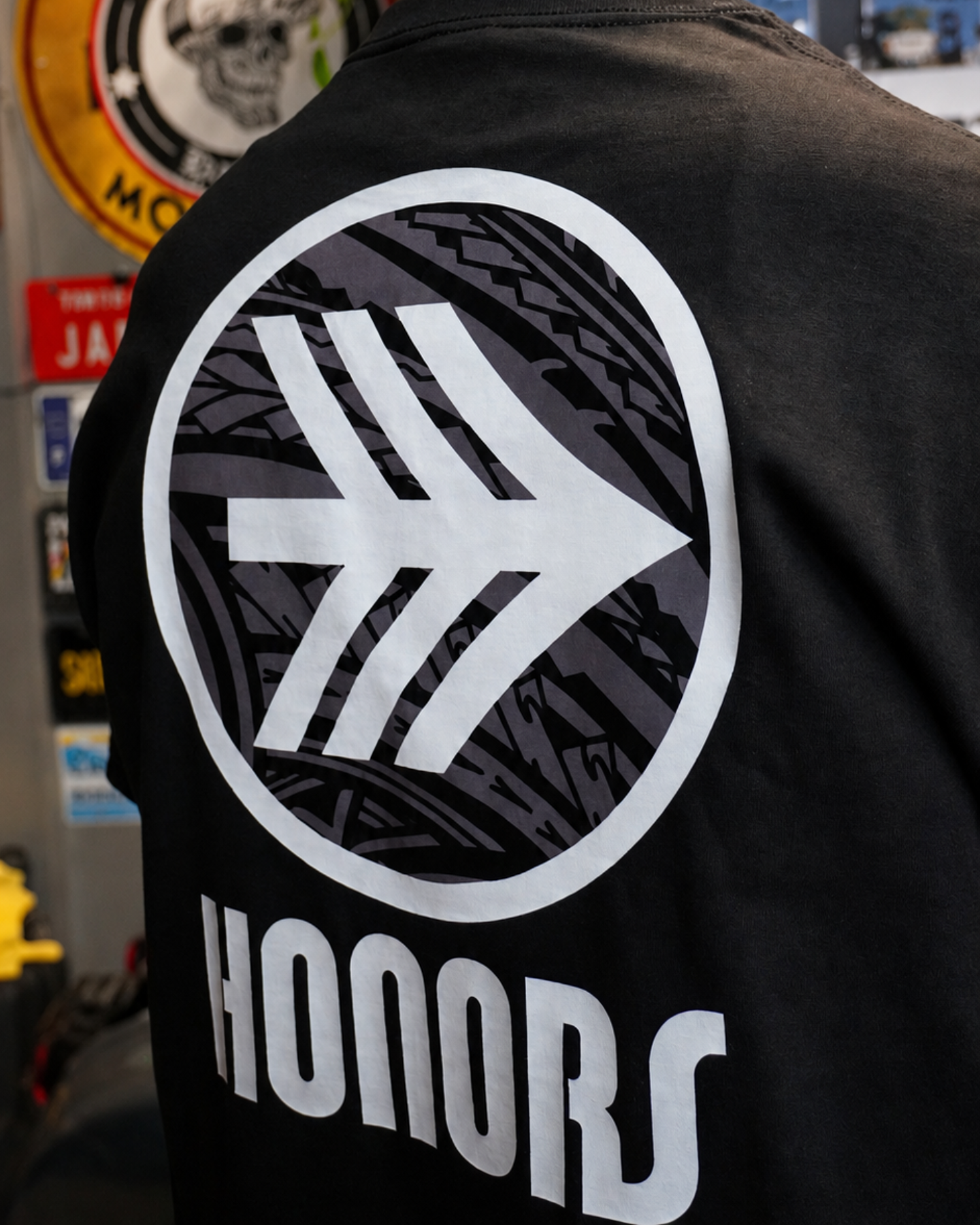 BONG X HONORS TRIBAL LOGO TEE