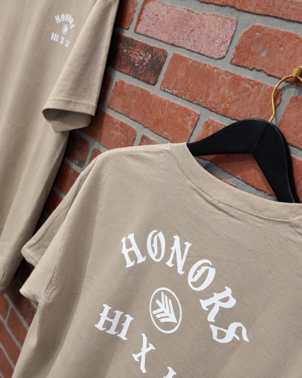 HONORS STAY REPPIN TEE
