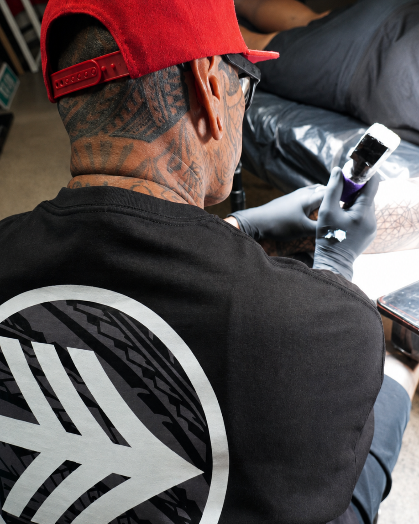 BONG X HONORS TRIBAL LOGO TEE