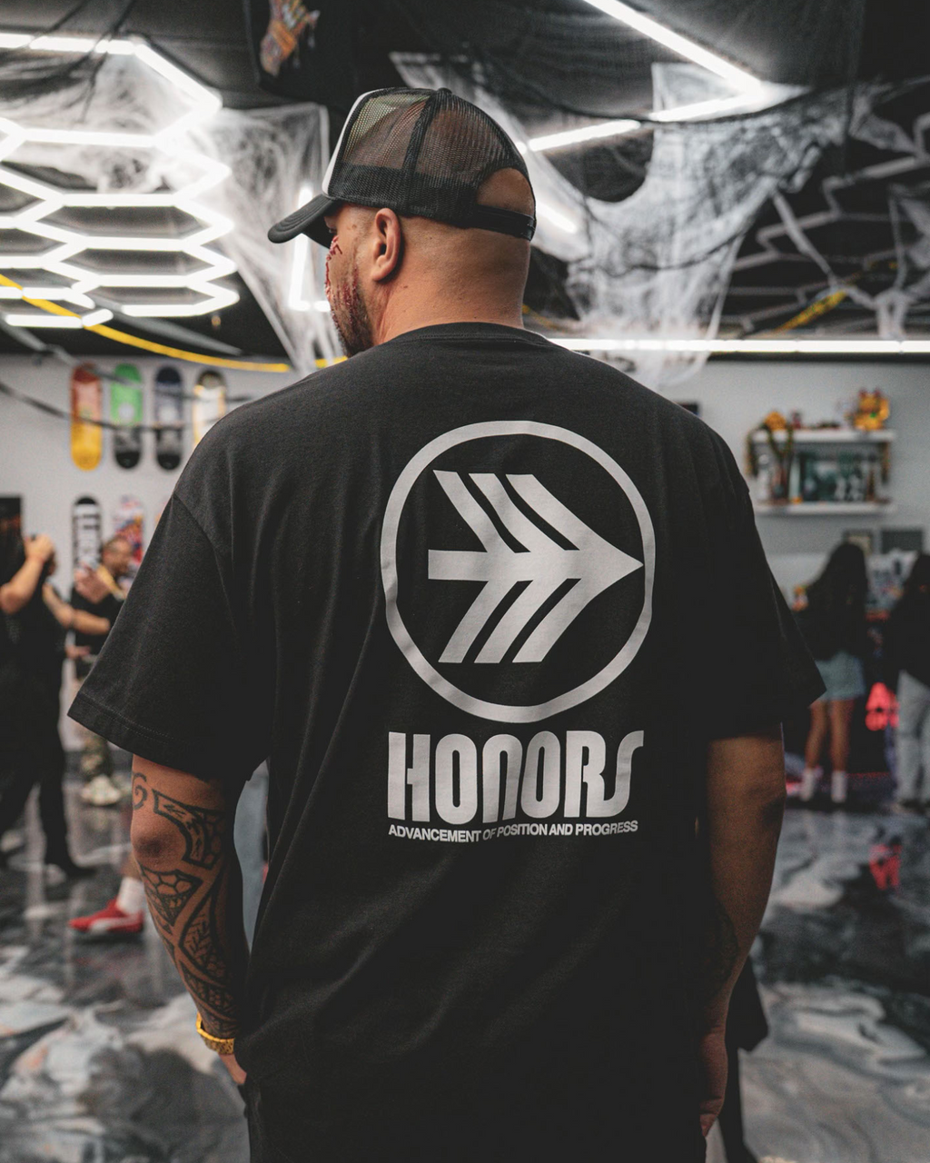 ALOHA NEVER DIES TEE
