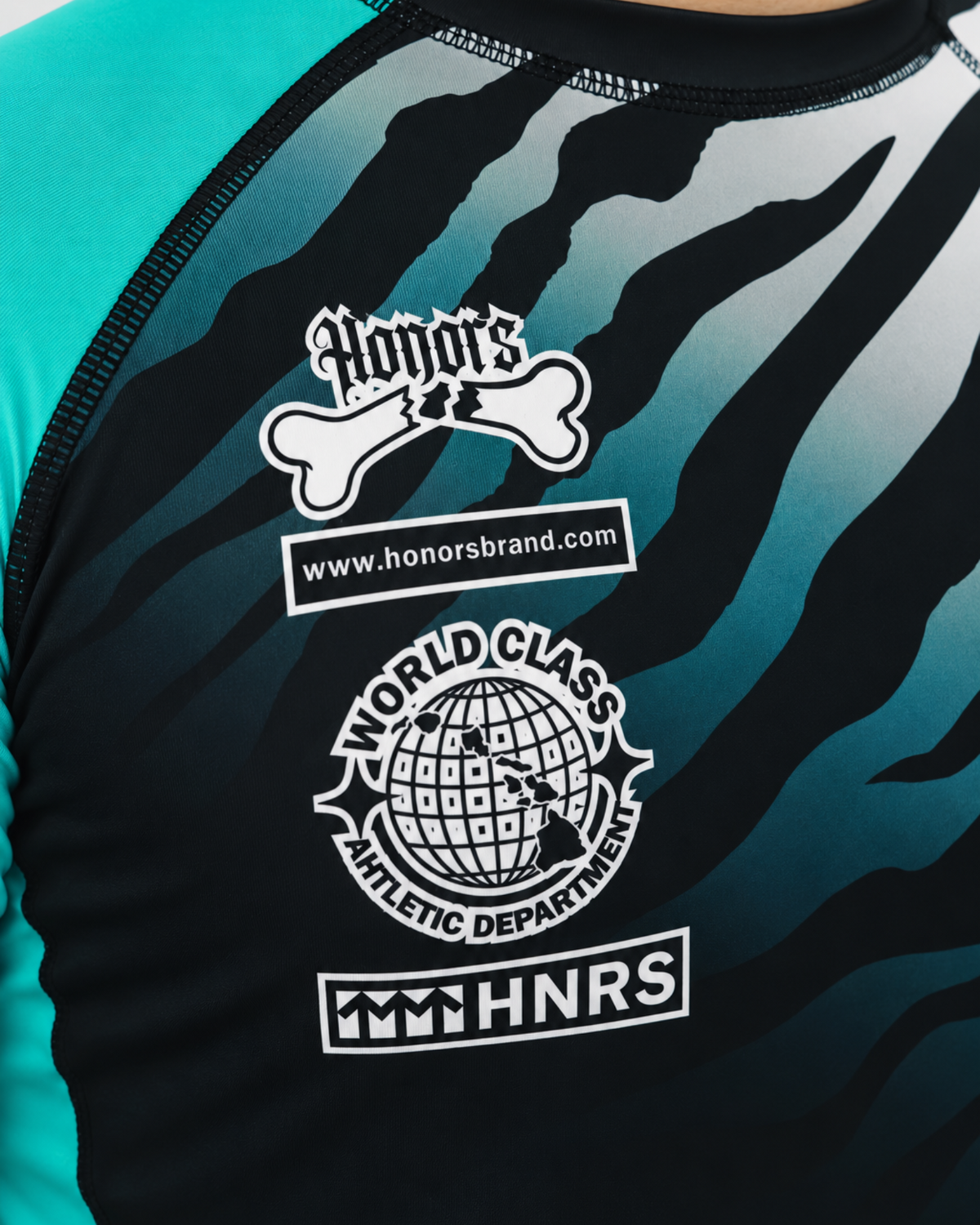 BADLANDZ ATHLETIC RASH GUARD